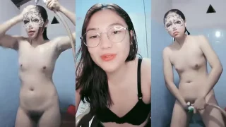 Telanjang Bulet Jembut Lebat Kakak Ria Mandi Live Show