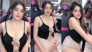 2 Jam Bersama Lidya Danira Cakep Berkacamata