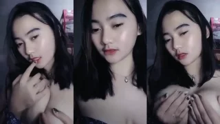 Ariani Cewe cantik Baju Merah Remas-Remes