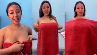 Hilda Buka Handuk Show Toket nya