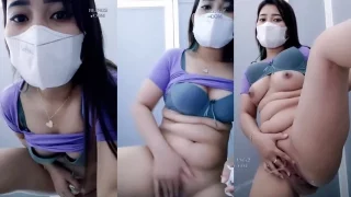 Miss Honey Colmek di Toilet Umum Wisata