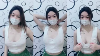 Nadyaaa Maining Uting Tipis2