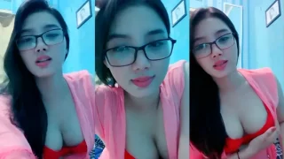Puting Nenen Kak Julia Cantik
