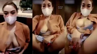 Tante Cantik Kocok Memek di Lorong Hotel