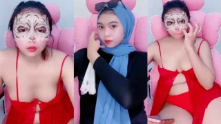 Ketika Cewek Hijabers Buka-bukaan Pake Red Lingerie Dream