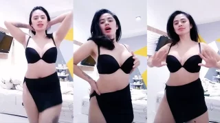 Pamer Panta Body Sexy Menggoda Tante Kimaya