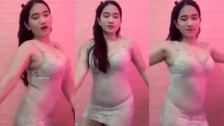 Si Cantik EBOT Busana Transparan Bikin Halu