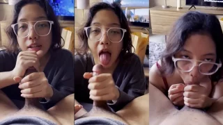 Ukhti Lepas Hijab Binal di Ranjang