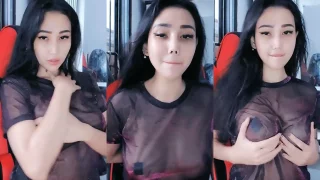 Utingnya Kak Chikita Remas Susunya