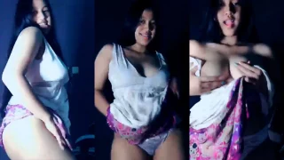 Via Joget Hot Remas Toketnya Desah