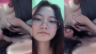 Viral Cici Cantik Telanjang Dada Nenennya di Kenyot Teman