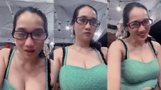 Virly Model Majalah Dewasa Populer Live Show