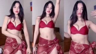 Goyangan Sexy Adenia Selebgram Eks SPG GoodPonsel